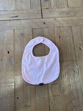 Gucci pale pink cotton bib 3-6 months grosgrain logo tag